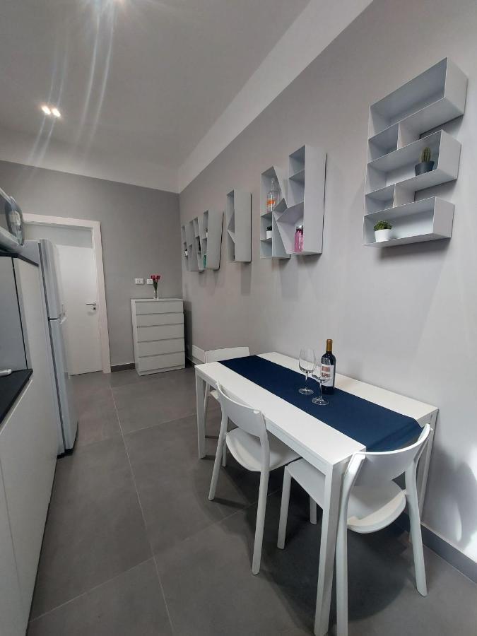 Apartamento Casa Viola Elegante E Sul Mare Di Mondello Palermo Exterior foto